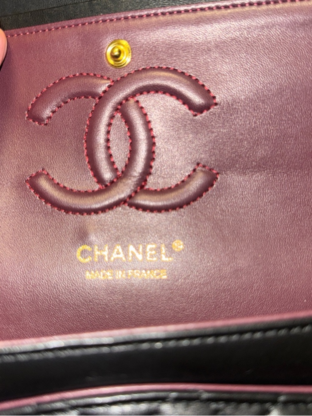CHANEL Black Quilted Shoulder Bag with Gold Chain - Picture 2 of 5